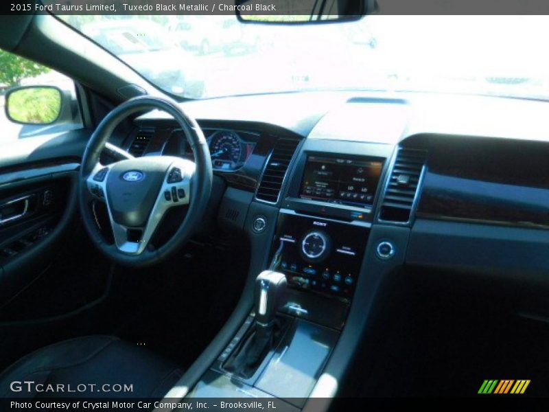 Tuxedo Black Metallic / Charcoal Black 2015 Ford Taurus Limited