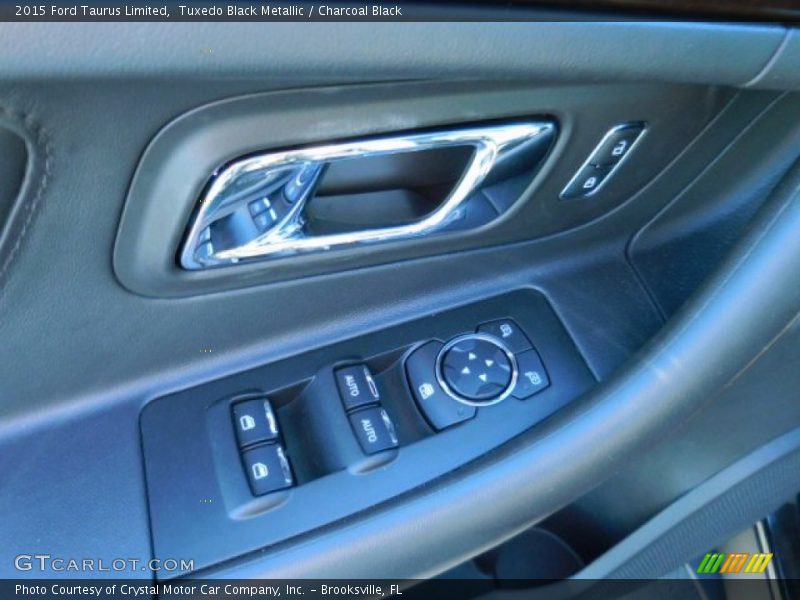 Tuxedo Black Metallic / Charcoal Black 2015 Ford Taurus Limited