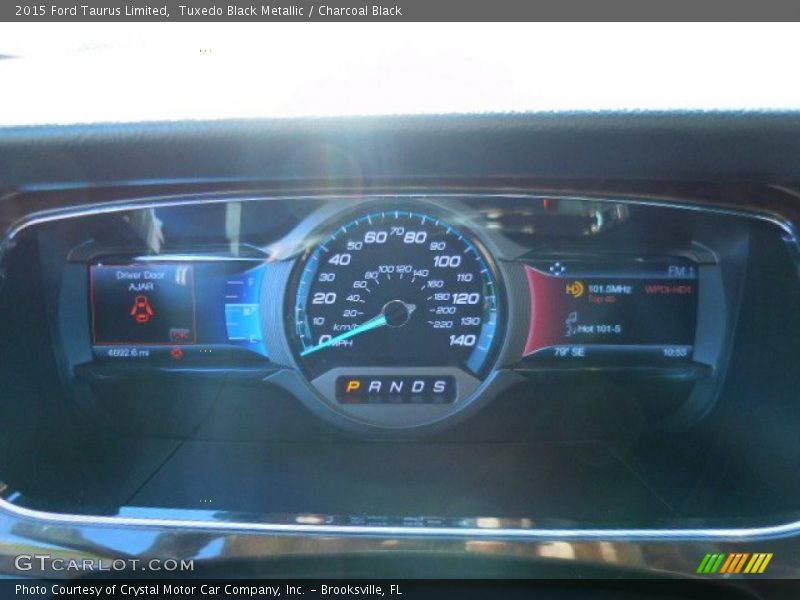 Tuxedo Black Metallic / Charcoal Black 2015 Ford Taurus Limited