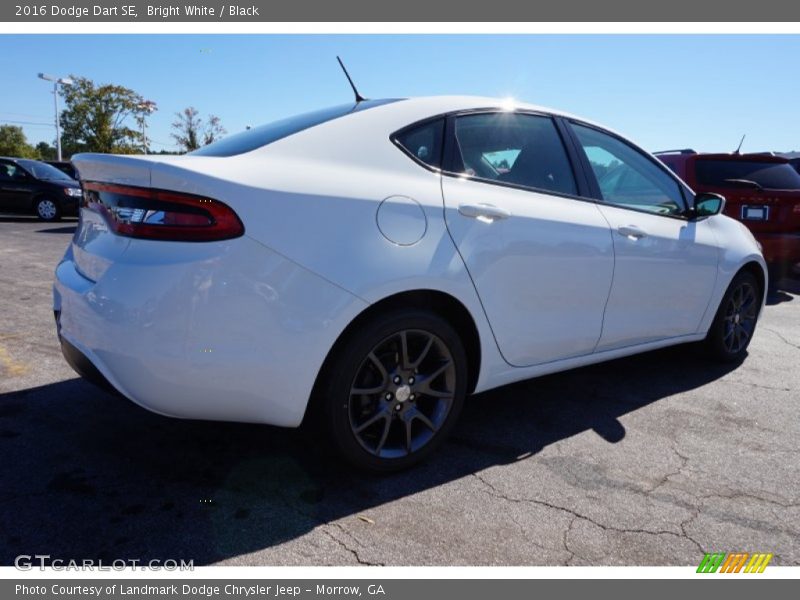 Bright White / Black 2016 Dodge Dart SE