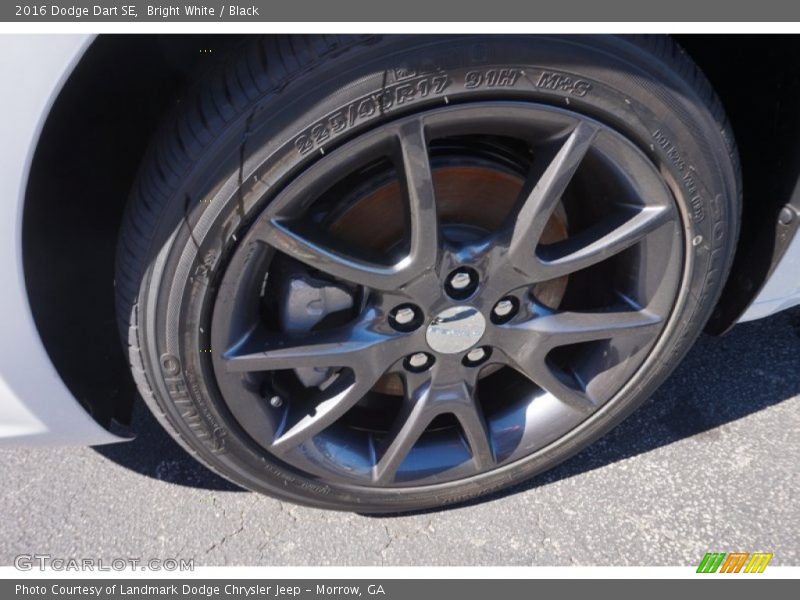 Bright White / Black 2016 Dodge Dart SE