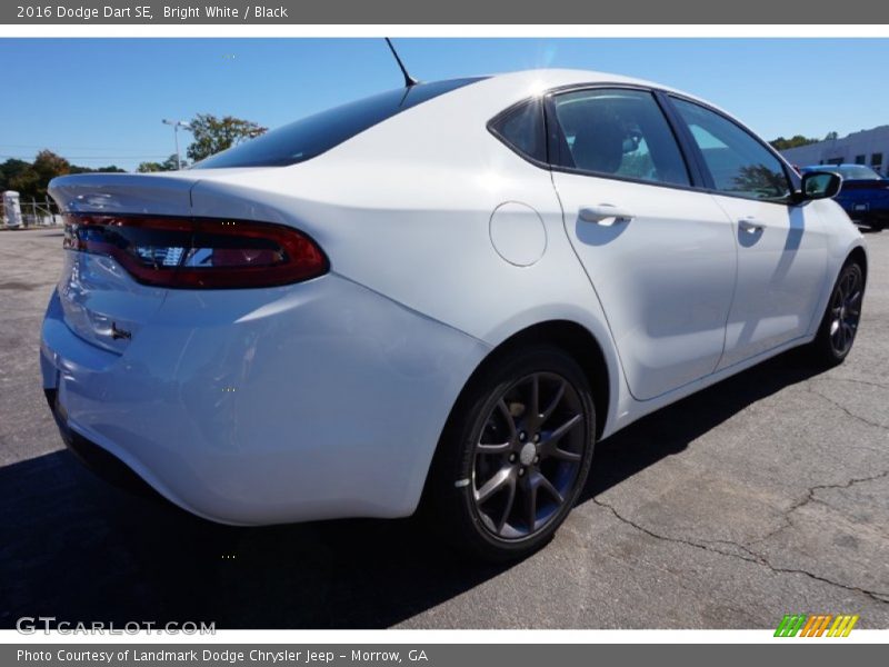 Bright White / Black 2016 Dodge Dart SE