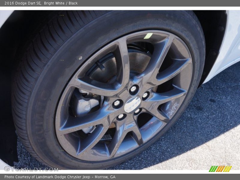 Bright White / Black 2016 Dodge Dart SE