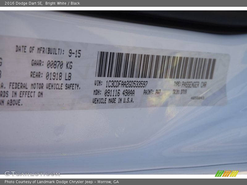 Bright White / Black 2016 Dodge Dart SE