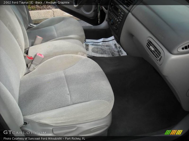 Black / Medium Graphite 2002 Ford Taurus SE