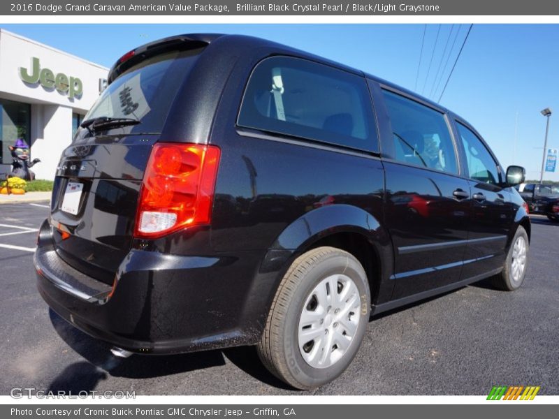 Brilliant Black Crystal Pearl / Black/Light Graystone 2016 Dodge Grand Caravan American Value Package