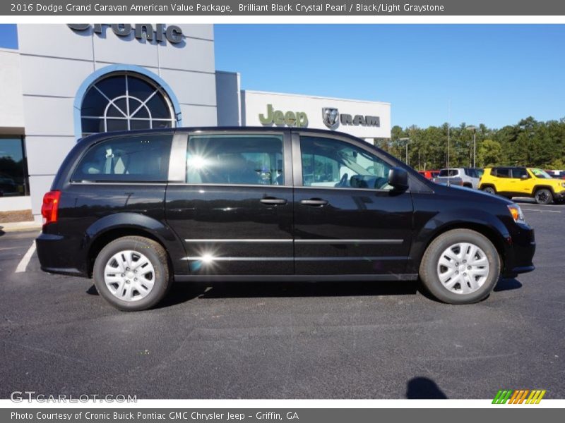 Brilliant Black Crystal Pearl / Black/Light Graystone 2016 Dodge Grand Caravan American Value Package