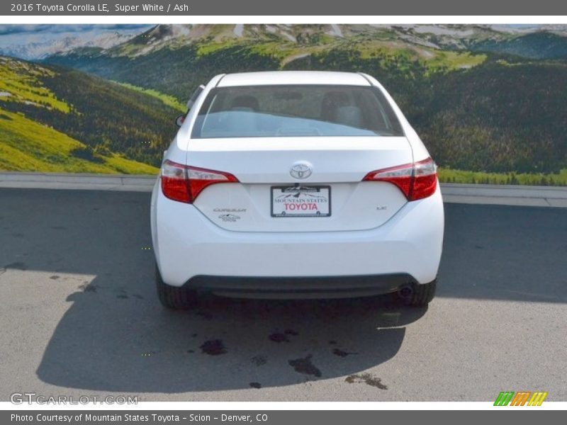 Super White / Ash 2016 Toyota Corolla LE