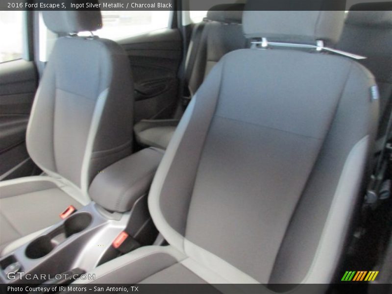 Ingot Silver Metallic / Charcoal Black 2016 Ford Escape S