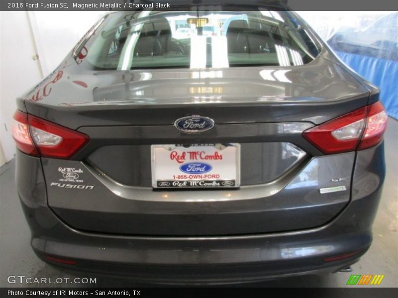 Magnetic Metallic / Charcoal Black 2016 Ford Fusion SE