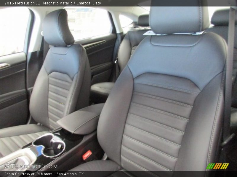 Magnetic Metallic / Charcoal Black 2016 Ford Fusion SE