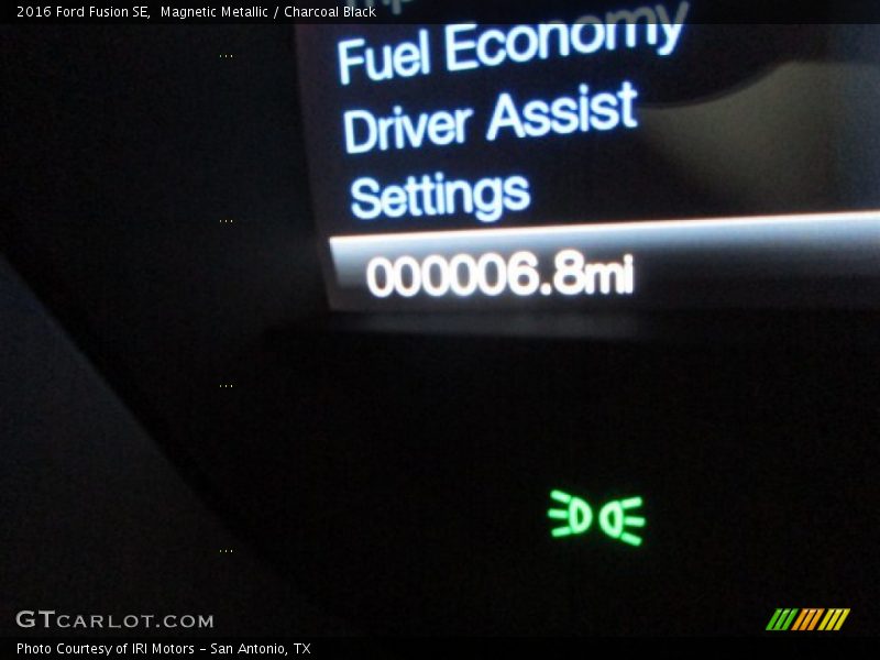 Magnetic Metallic / Charcoal Black 2016 Ford Fusion SE