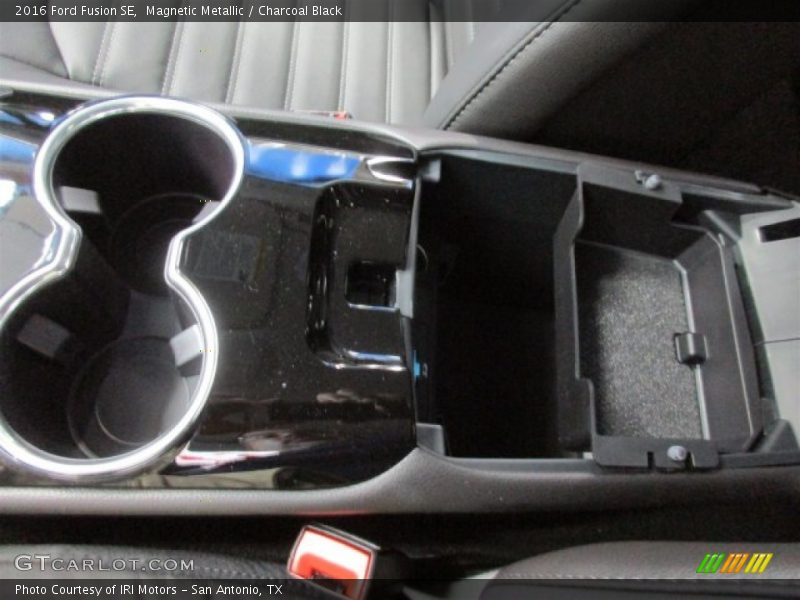 Magnetic Metallic / Charcoal Black 2016 Ford Fusion SE