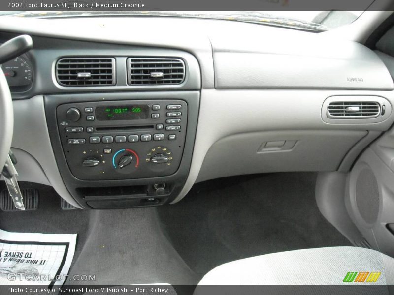 Black / Medium Graphite 2002 Ford Taurus SE