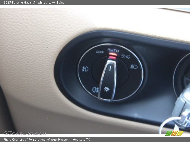 Controls of 2015 Macan S