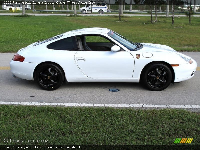 Glacier White / Space Grey 1999 Porsche 911 Carrera Coupe