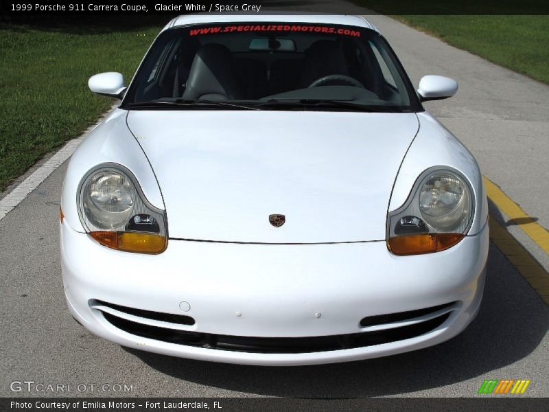 Glacier White / Space Grey 1999 Porsche 911 Carrera Coupe