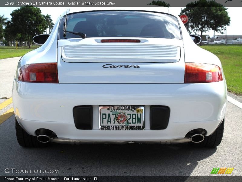 Glacier White / Space Grey 1999 Porsche 911 Carrera Coupe