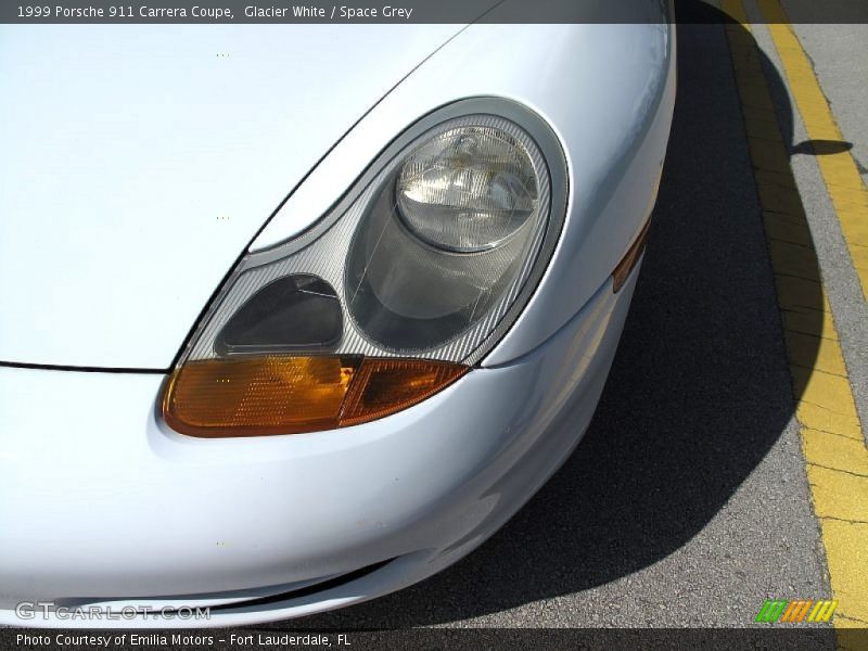 Glacier White / Space Grey 1999 Porsche 911 Carrera Coupe