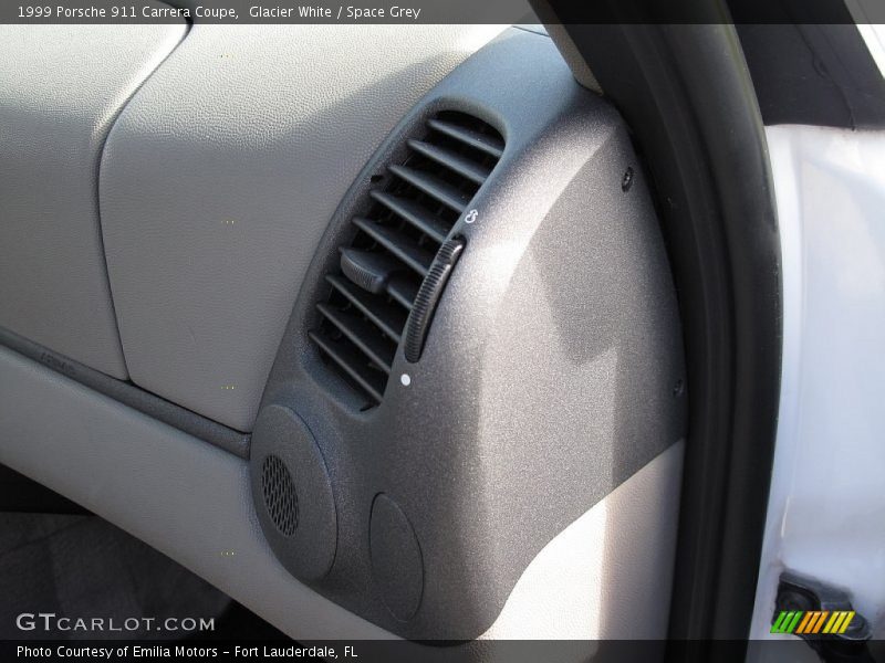 Glacier White / Space Grey 1999 Porsche 911 Carrera Coupe