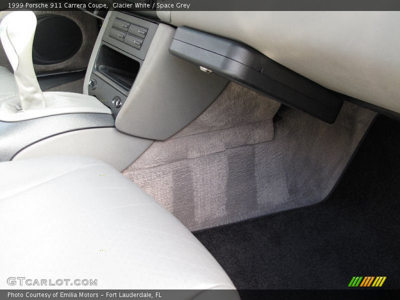 Glacier White / Space Grey 1999 Porsche 911 Carrera Coupe