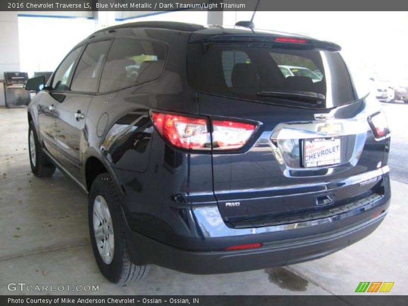 Blue Velvet Metallic / Dark Titanium/Light Titanium 2016 Chevrolet Traverse LS