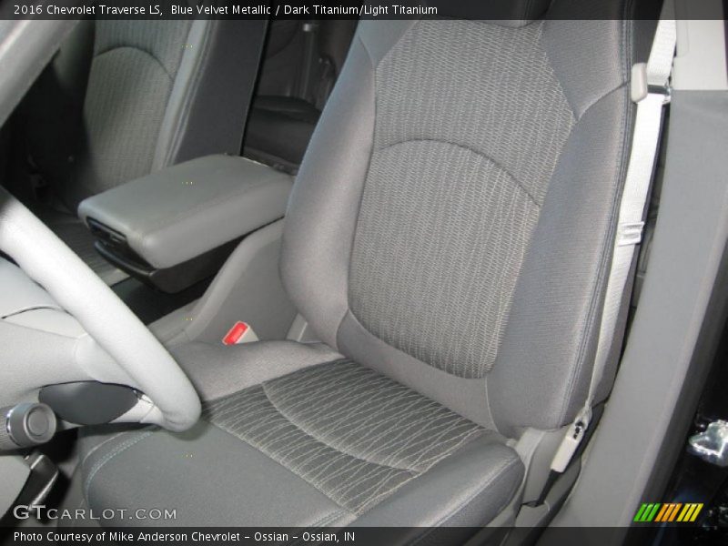 Blue Velvet Metallic / Dark Titanium/Light Titanium 2016 Chevrolet Traverse LS