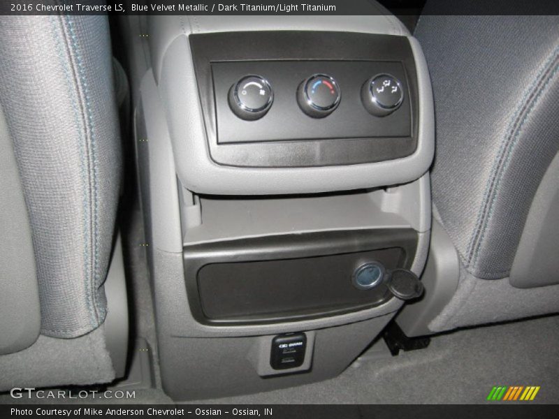 Blue Velvet Metallic / Dark Titanium/Light Titanium 2016 Chevrolet Traverse LS