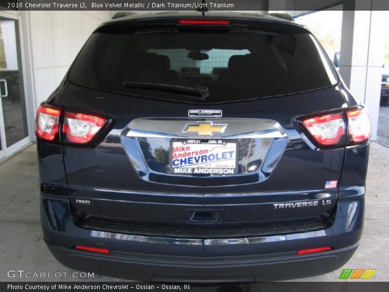 Blue Velvet Metallic / Dark Titanium/Light Titanium 2016 Chevrolet Traverse LS