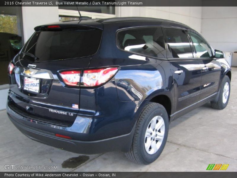 Blue Velvet Metallic / Dark Titanium/Light Titanium 2016 Chevrolet Traverse LS