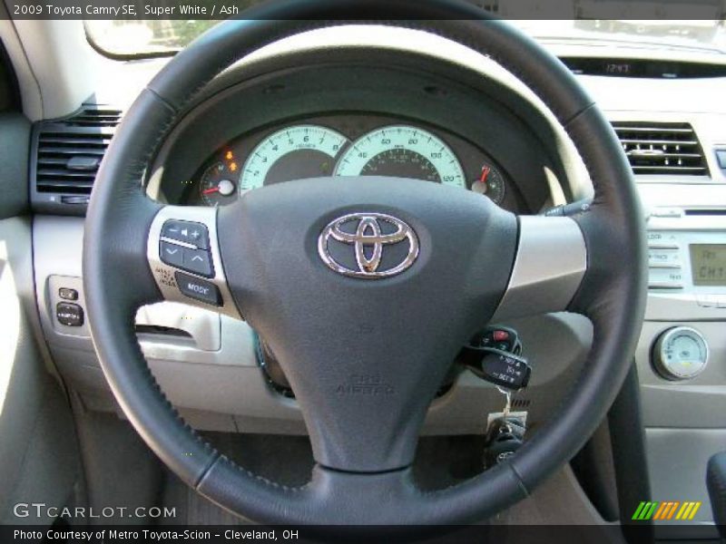 Super White / Ash 2009 Toyota Camry SE