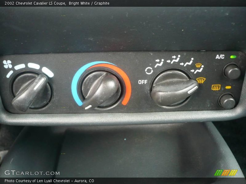 Bright White / Graphite 2002 Chevrolet Cavalier LS Coupe