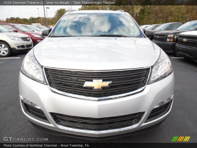 Silver Ice Metallic / Dark Titanium/Light Titanium 2016 Chevrolet Traverse LS