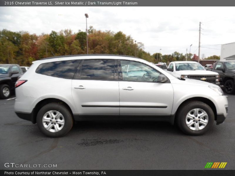  2016 Traverse LS Silver Ice Metallic