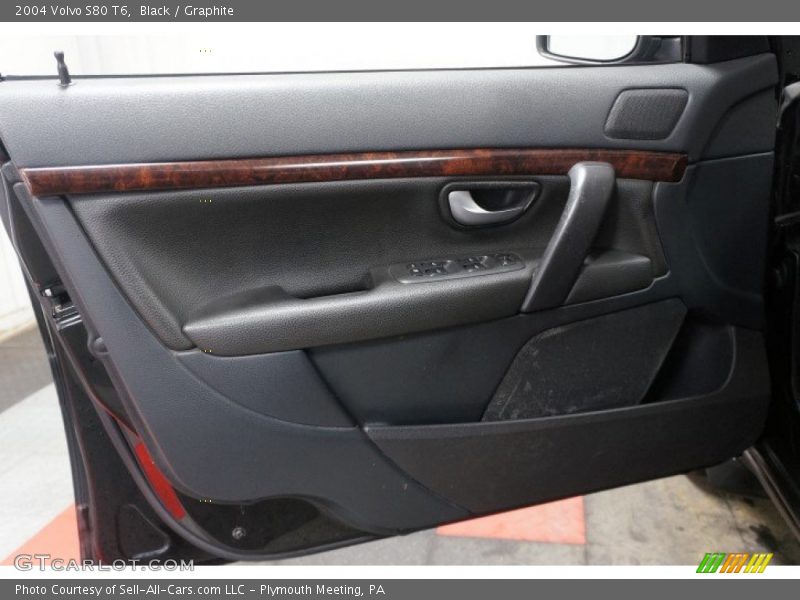 Black / Graphite 2004 Volvo S80 T6