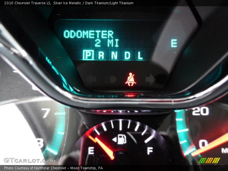 Silver Ice Metallic / Dark Titanium/Light Titanium 2016 Chevrolet Traverse LS
