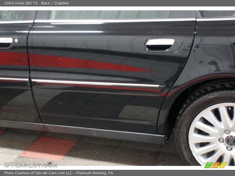 Black / Graphite 2004 Volvo S80 T6
