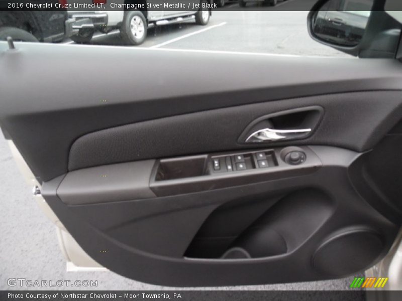 Champagne Silver Metallic / Jet Black 2016 Chevrolet Cruze Limited LT