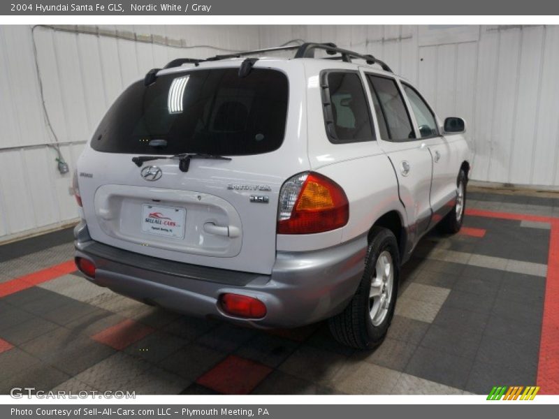 Nordic White / Gray 2004 Hyundai Santa Fe GLS