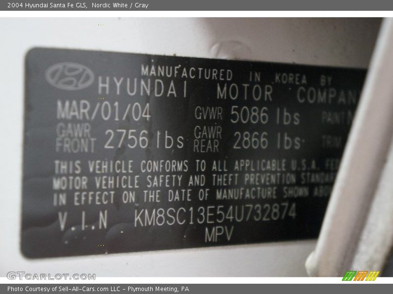 Nordic White / Gray 2004 Hyundai Santa Fe GLS