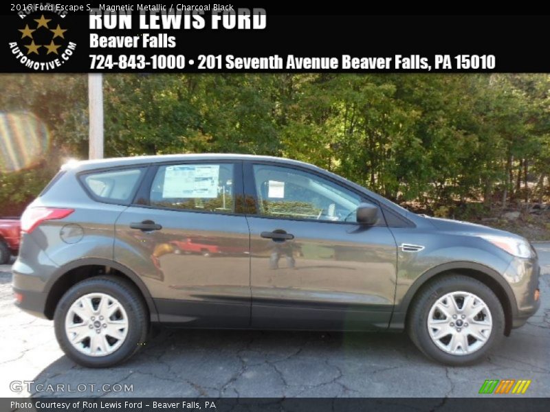 Magnetic Metallic / Charcoal Black 2016 Ford Escape S