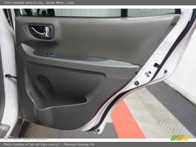 Nordic White / Gray 2004 Hyundai Santa Fe GLS