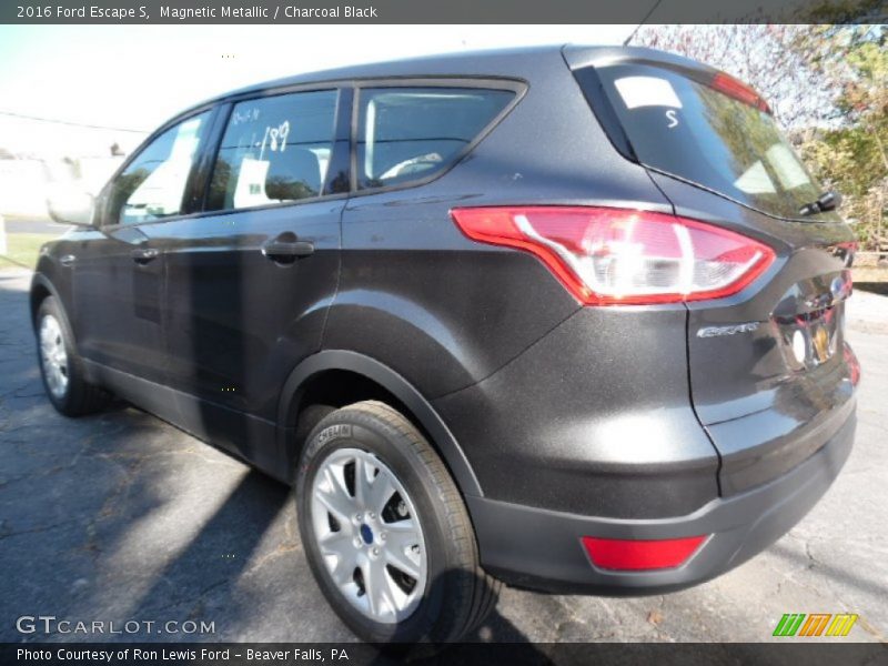 Magnetic Metallic / Charcoal Black 2016 Ford Escape S