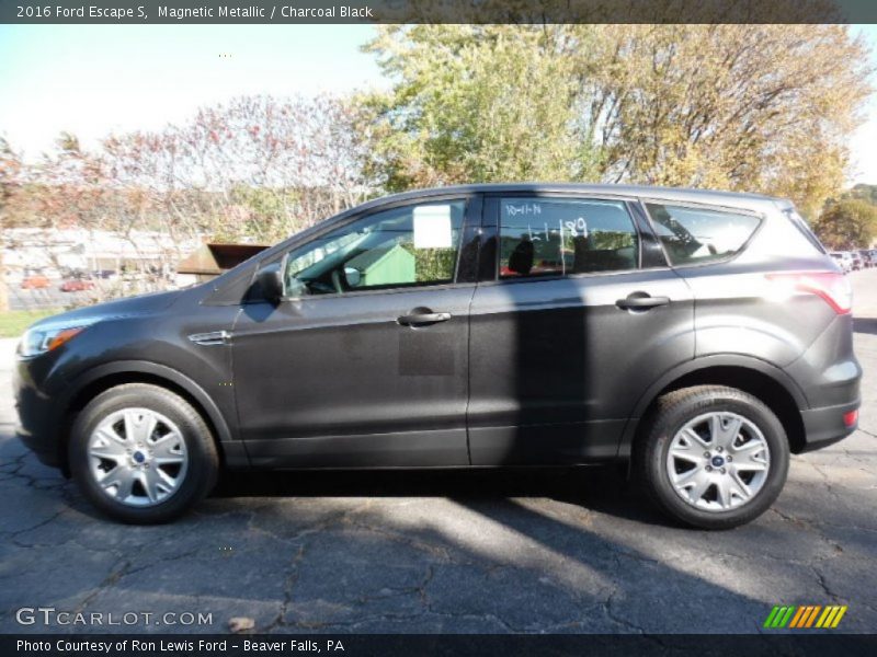 Magnetic Metallic / Charcoal Black 2016 Ford Escape S