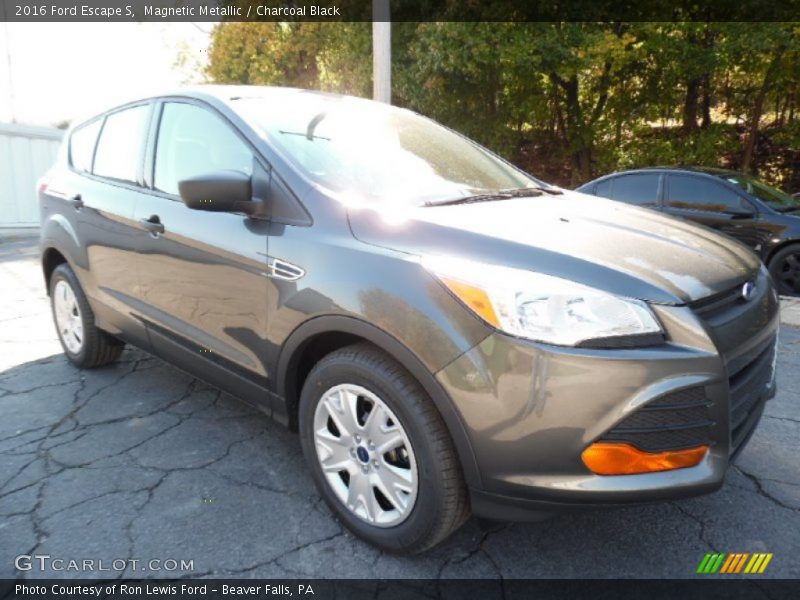 Magnetic Metallic / Charcoal Black 2016 Ford Escape S