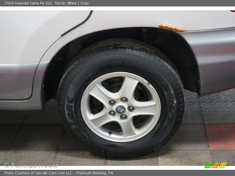 Nordic White / Gray 2004 Hyundai Santa Fe GLS