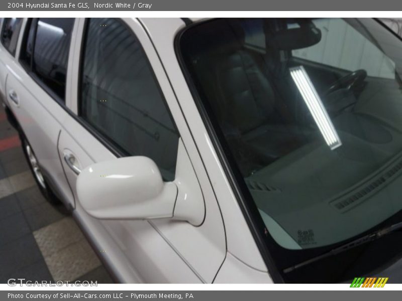 Nordic White / Gray 2004 Hyundai Santa Fe GLS