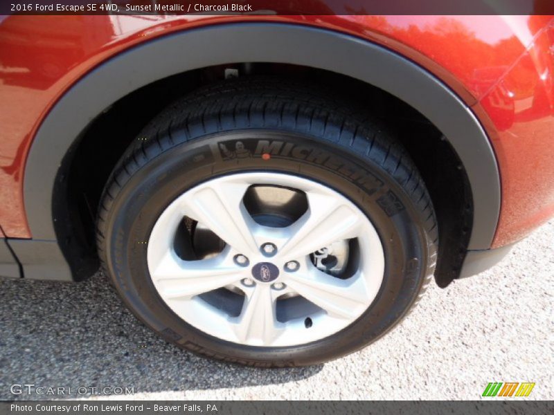 Sunset Metallic / Charcoal Black 2016 Ford Escape SE 4WD