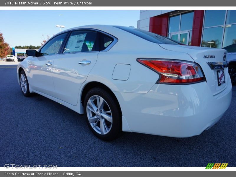 Pearl White / Charcoal 2015 Nissan Altima 2.5 SV