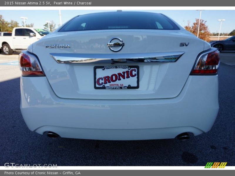 Pearl White / Charcoal 2015 Nissan Altima 2.5 SV